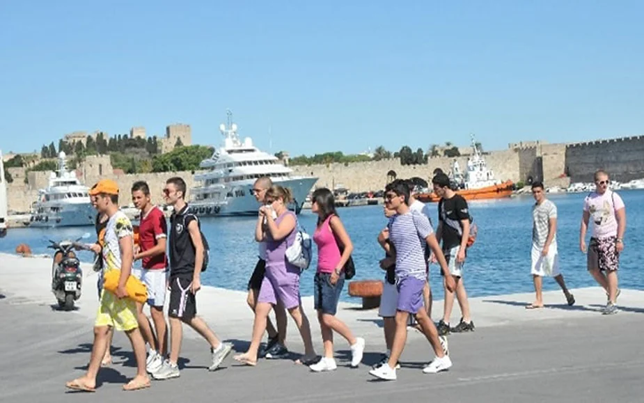 Ünsal: Kapıda vize uygulaması bölge turizmi için risk oluşturmuyor