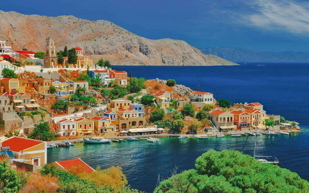 Türk turist akını, tabelaları ve menüleri değiştirdi