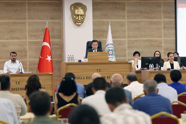 Ahmet Aras: Turist kullanım bedeli ödesin