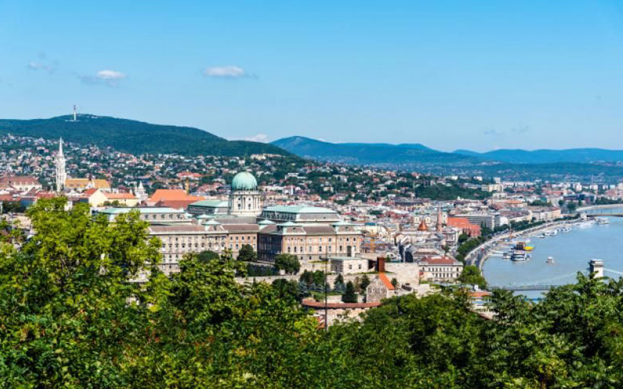 Macaristan’dan Rusya ve Belarus vatandaşlarına vize kolaylığı