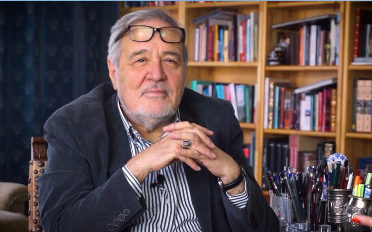 İlber Ortaylı: Kıyılar otellere ve özel plajlara açılmamalı