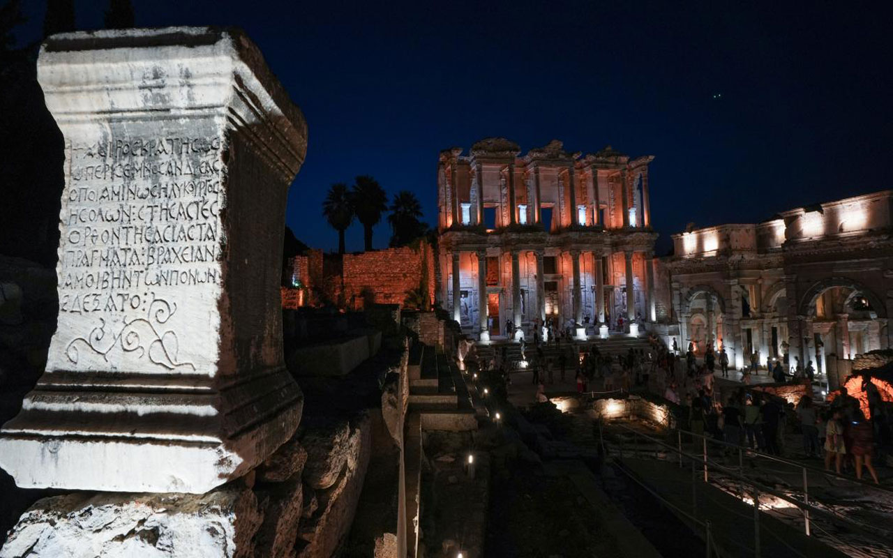 Efes Antik Kenti’nde Gece Müzeciliği konserleri başlıyor