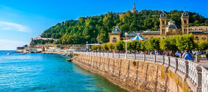 İspanya’da binlerce kişi, “mevcut turizm modeline” karşı yürüdü