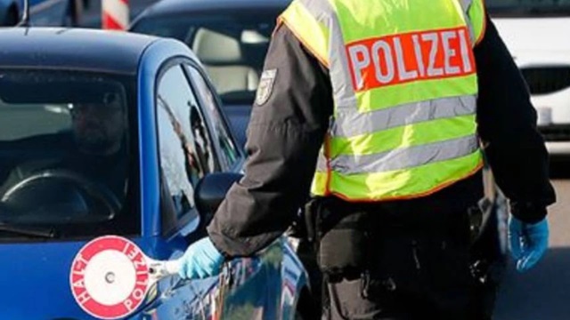 Almanya, Hollanda sınırına yeni pasaport kontrolleri başlatıyor