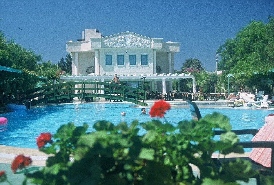 Bodrum’da 3 katlı otel 357 milyona satışa çıkarıldı