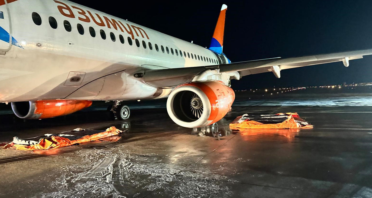 Rus yolcu uçağının motorunda yangın