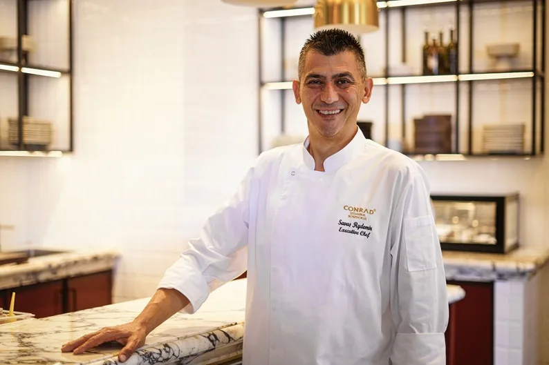 Conrad Istanbul Bosphorus’un Mutfak Yönetiminde Yeni Dönem: Executive Chef Görevine Savaş Aydemir Getirildi