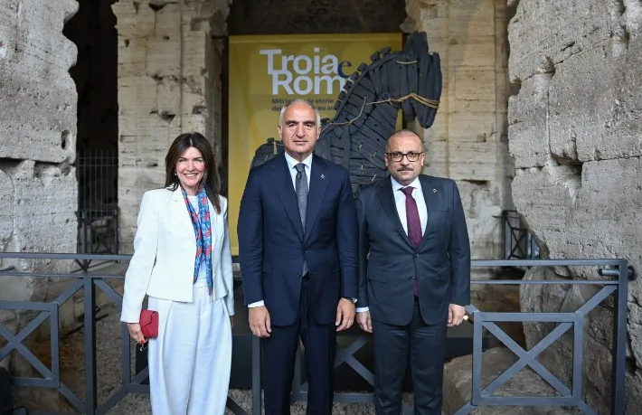 Troya’nın hikâyesi Kolezyum’da dünya sahnesine taşındı