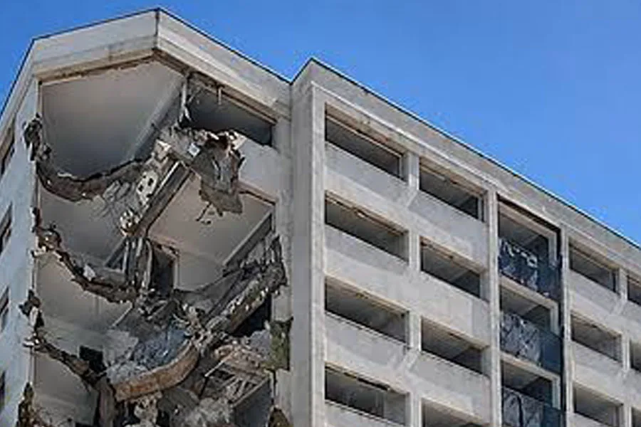 İzmir’in 60 yıllık simge oteli yıkılıyor: 3 yıl sonra yeniden açılacak