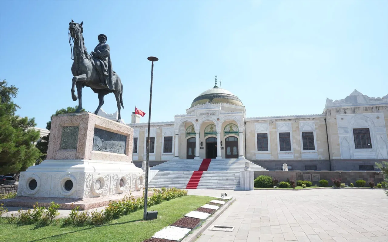 12 bin yıllık takılar Ankara’da sergileniyor
