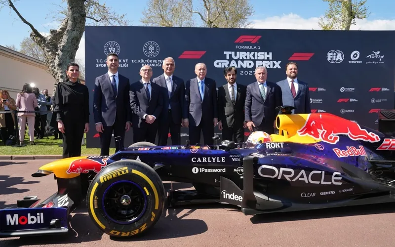 Bakan Ersoy müjdeyi verdi: İstanbul Park 2031’e kadar F1 takviminde