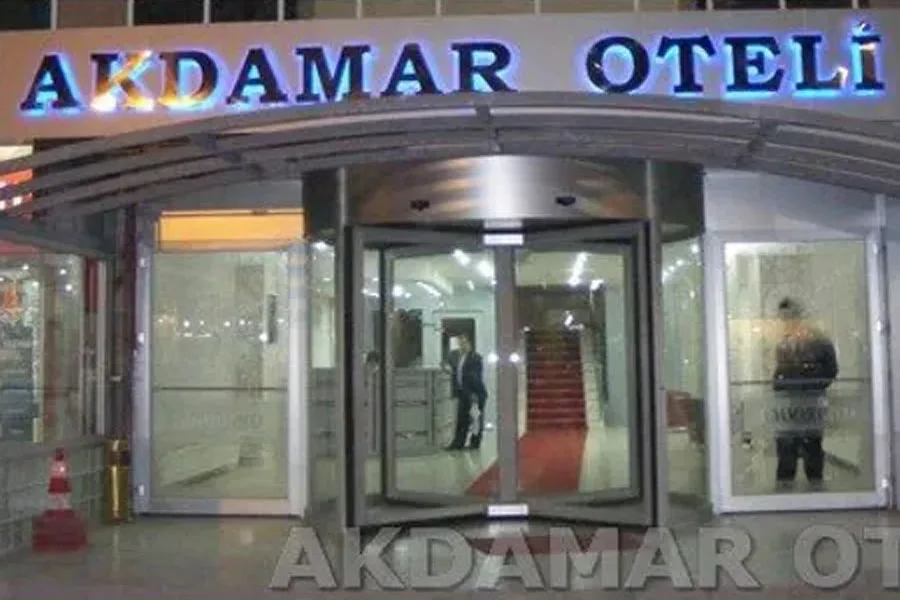 Yarım asırlık Akdamar Oteli tarihe karışıyor