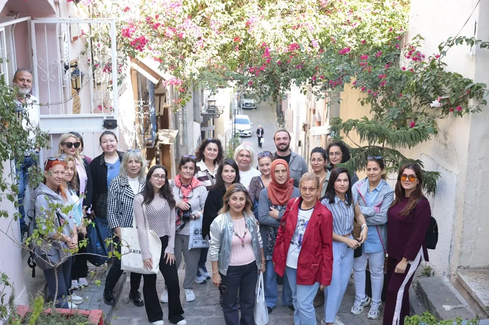 İzmirliler, Kültürel Miras Gezileriyle Konak’ı keşfediyor