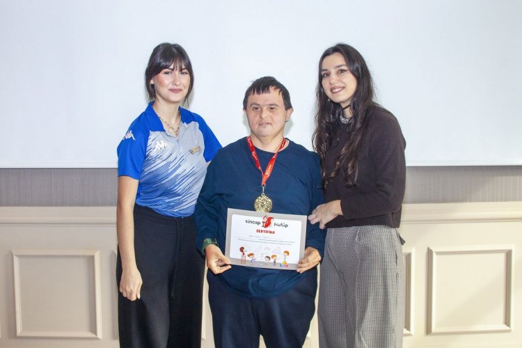 SANATIN RENKLERİYLE ENGELERİ AŞTILAR: NG SAPANCA VE NG ENJOY’DAN ANLAMLI ETKİNLİK