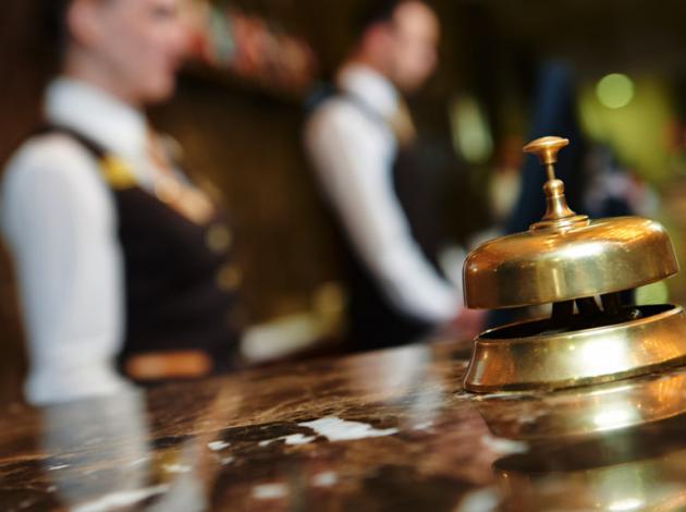 100 Milyon Dolara otel yaptırıp, asgari ücretle işçi çalıştırıyoruz