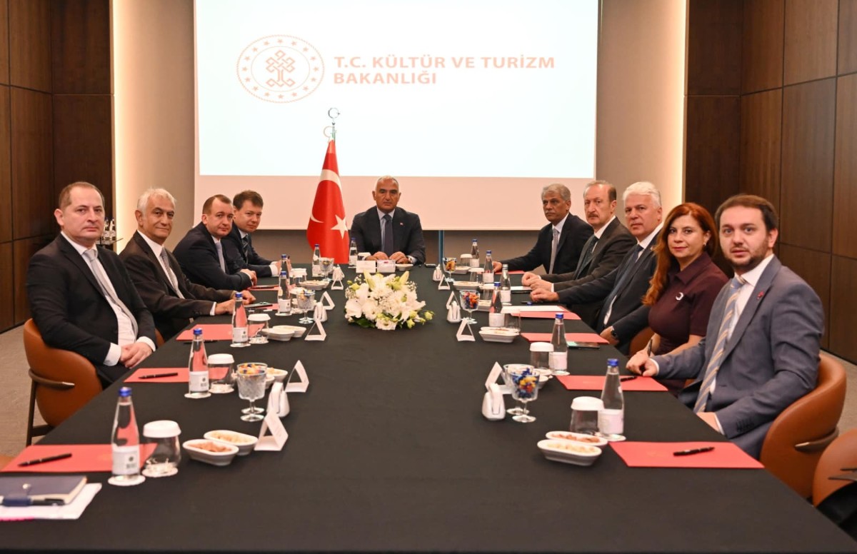 Bakan Ersoy’dan Türkiye-Rusya hava köprüsünü güçlendirme hamlesi