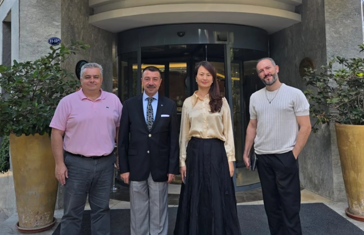 Çinlilerin yeni rotası İzmir... 106 kişilik ilk büyük kafile geldi