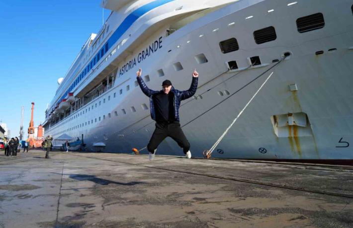 Yüzlerce turist getirdi... Astoria Grande, ilk kez Rusya'dan direkt Samsun'a geldi