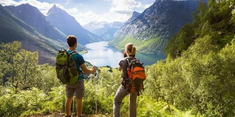 Booking.com’un 2027 Seyahat Tahminleri Açıklandı: Turistler Alışılmışın Dışına Çıkmaya Hazırlanıyor