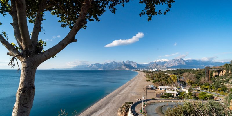 Antalya Falezlerindeki 576 Milyon Liralık Arazi Otel Olmayacak: Üniversiteye Devredilecek