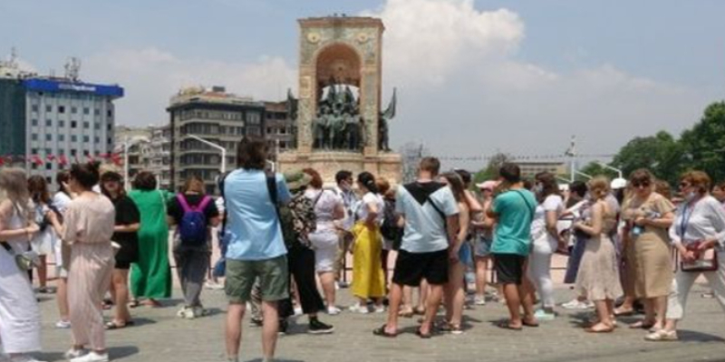 Zorunlu korona tatilinde  Ruslar İstanbul’a koştu
