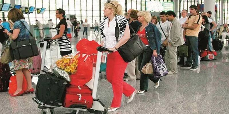 Ziyaretçi sayısı salgından beri ilk kez düştü