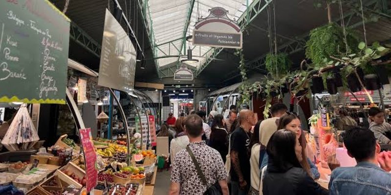 Paris’in 400 Yıllık Tarihi Pazarı Yangında Kül Oldu