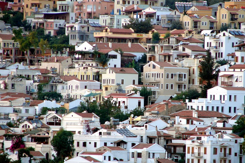 Kalkan'da 1000 uyanık İngiliz, villa kiralayıp turizmciliğe soyundu