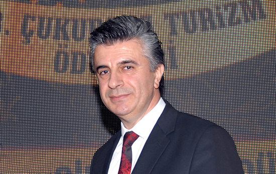 Zeki Apalı: Rehber bulundurma zorunluluğunu takan yok