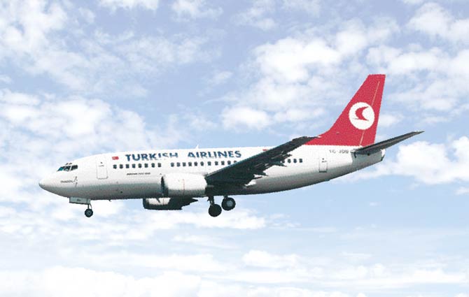 Pilotlar pist bitene kadar bol yakıt istedi
