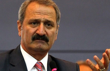 Yurtdışından tedaviye geleceklerin uçak biletinin yarısını devlet ödeyecek