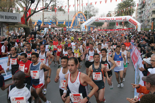 RunAntalya, sosyal sorumluluk projesine dönüşüyor