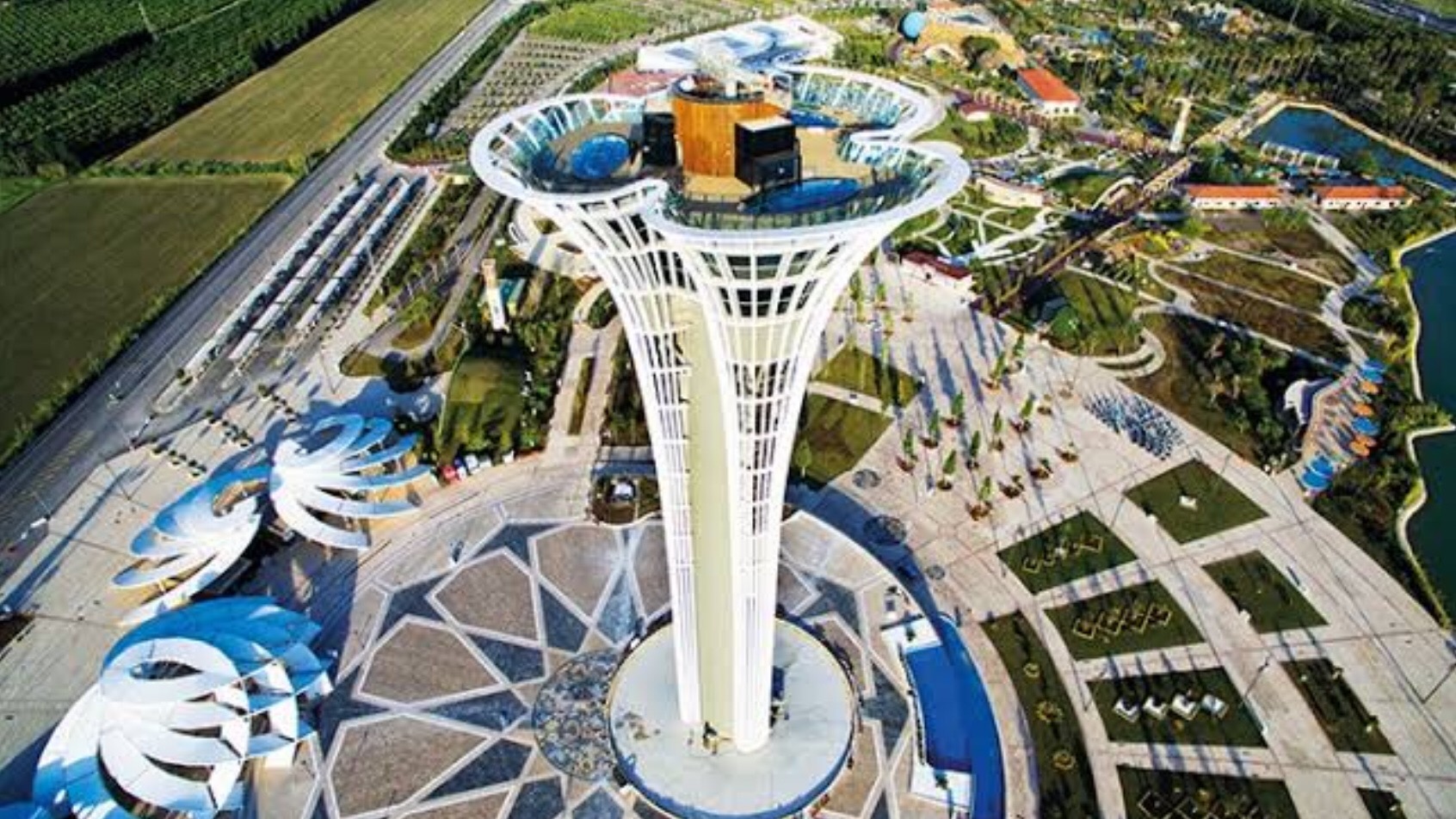 1,7 milyar liraya yapılan Expo alanı düğün salonu oldu