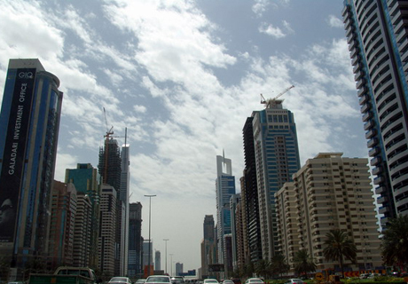 Abu Dabi’de 300 milyar dolarlık yatırım, krize kurban gitti