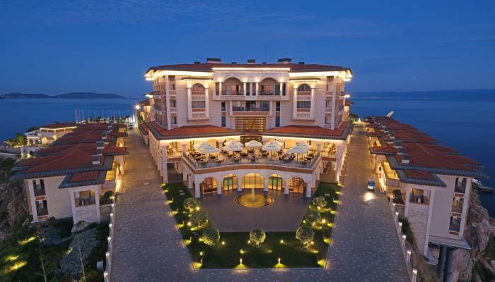 Zarar eden Yassıada’daki 5 yıldızlı otel kamuya devrediliyor