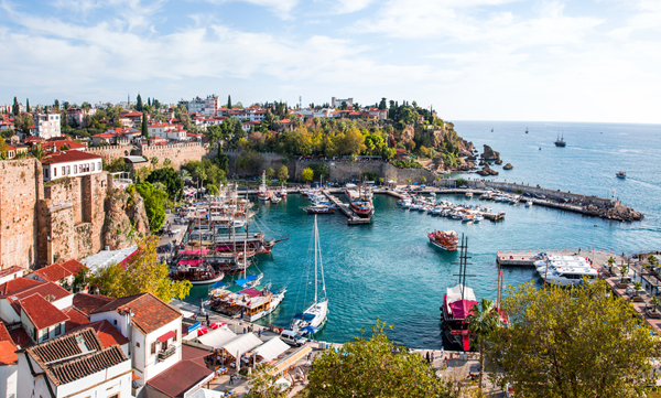 Yurt içinde Antalya, yurt dışında Ukrayna
