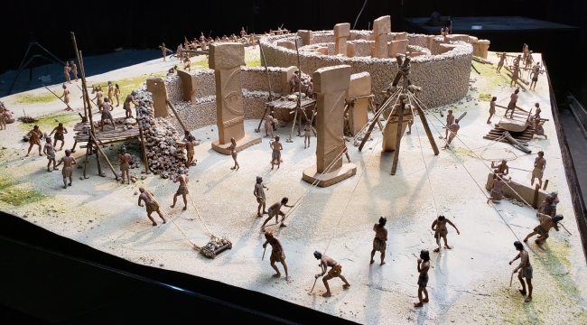 1600 saatte üretilen Göbeklitepe'nin maketi görücüye hazır