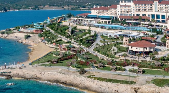 100 sağlık personelini aileleri ile otelinde ağırlayacak