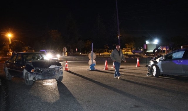 Zincirleme trafik kazası: 5'i turist 7 yaralı