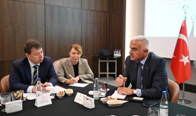 Ersoy, Rus yetkililerle uçuşları artırmayı görüştü