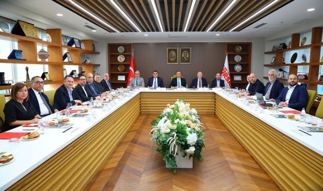 Tur operatörleri ve acentalar eşit şartlarda rekabet istiyor