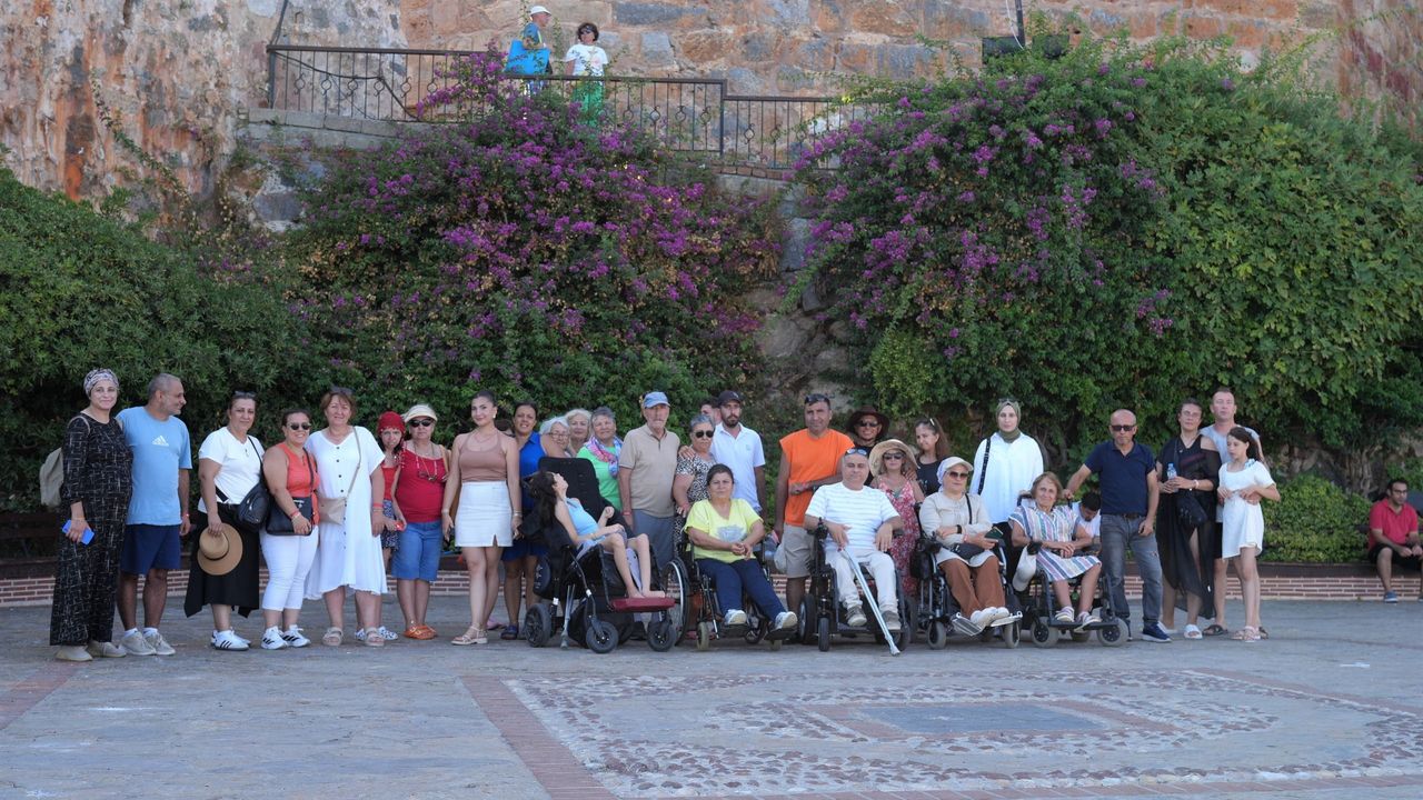 Alanya engelsiz turizmin adresi oldu: 41 kişilik kafileden tam not