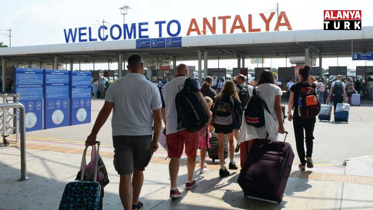 Antalya turizmde de bayramı yaşadı