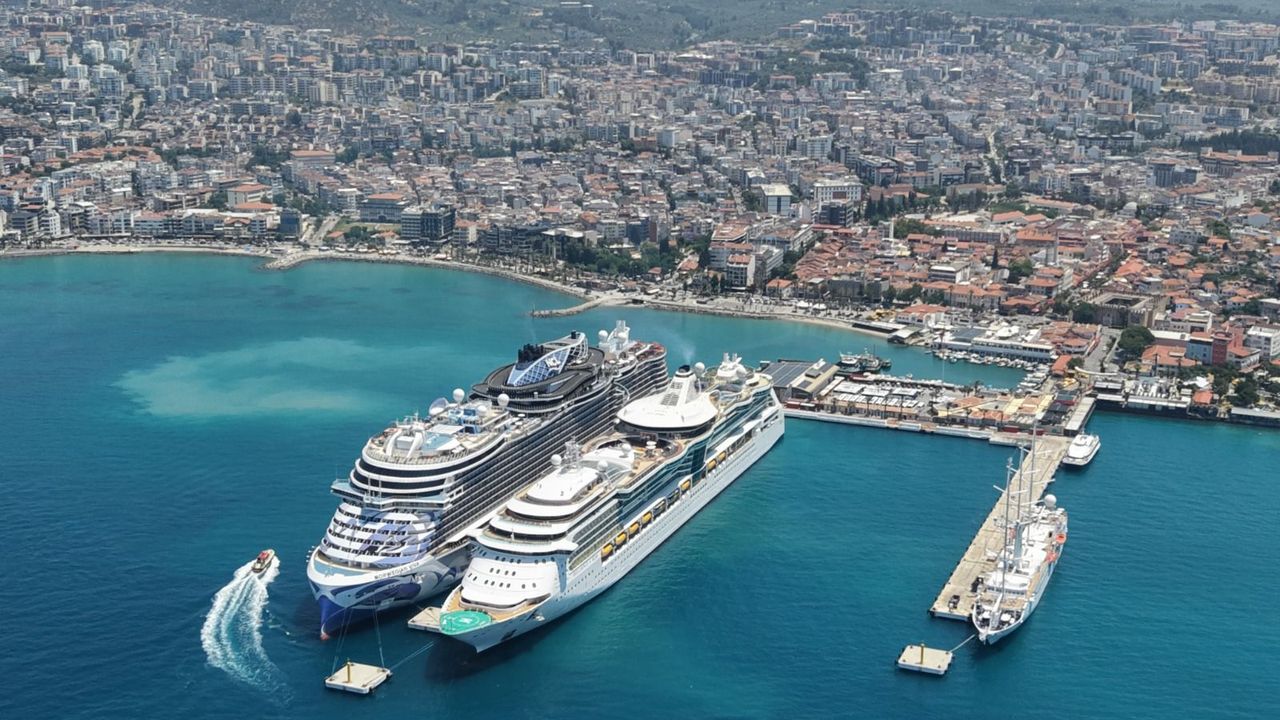 Kuşadası'na turist dopingi!