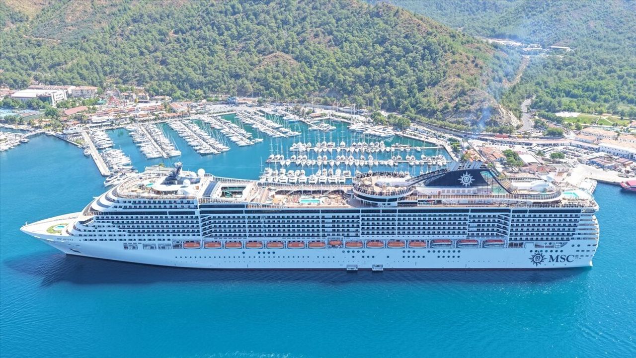 Marmaris’e dev turist akını