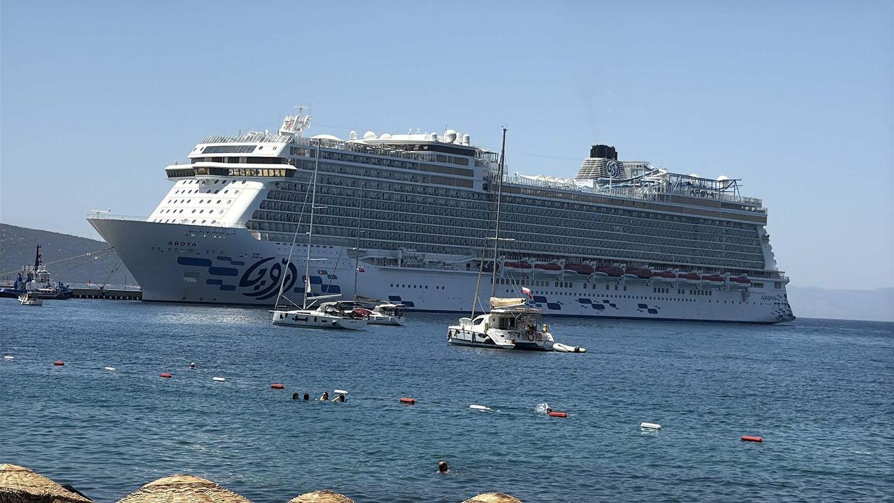 Bodrum’a kruvaziyer akını: 2 bin 671 turist geldi
