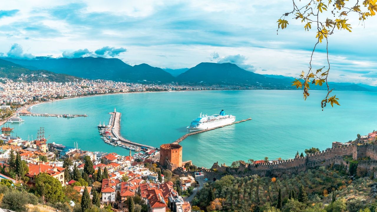Alanya zirveye koşuyor: Tatil gündeminin yeni yıldızı