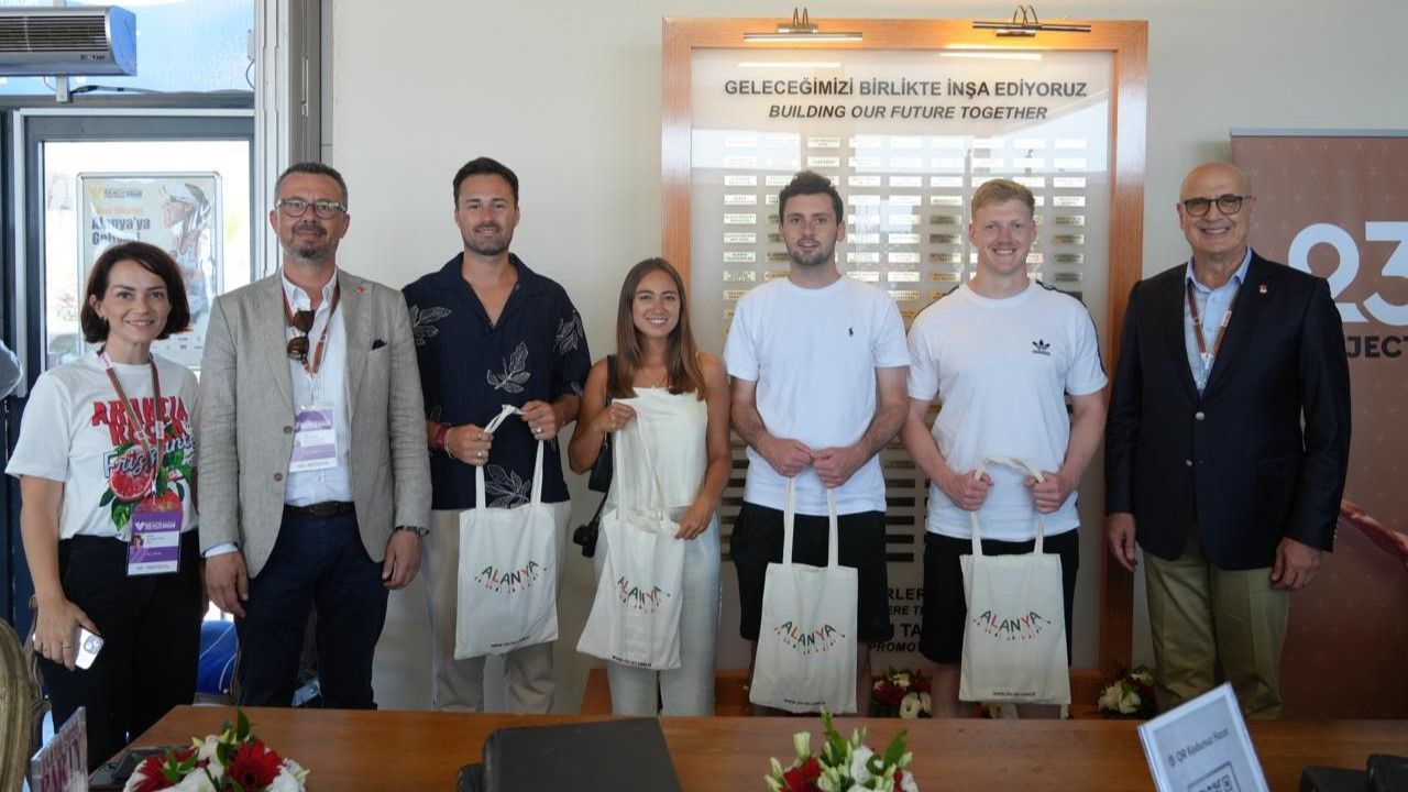 Alanya’da dünya yıldızları sahada, milyonluk fenomenler tribünde