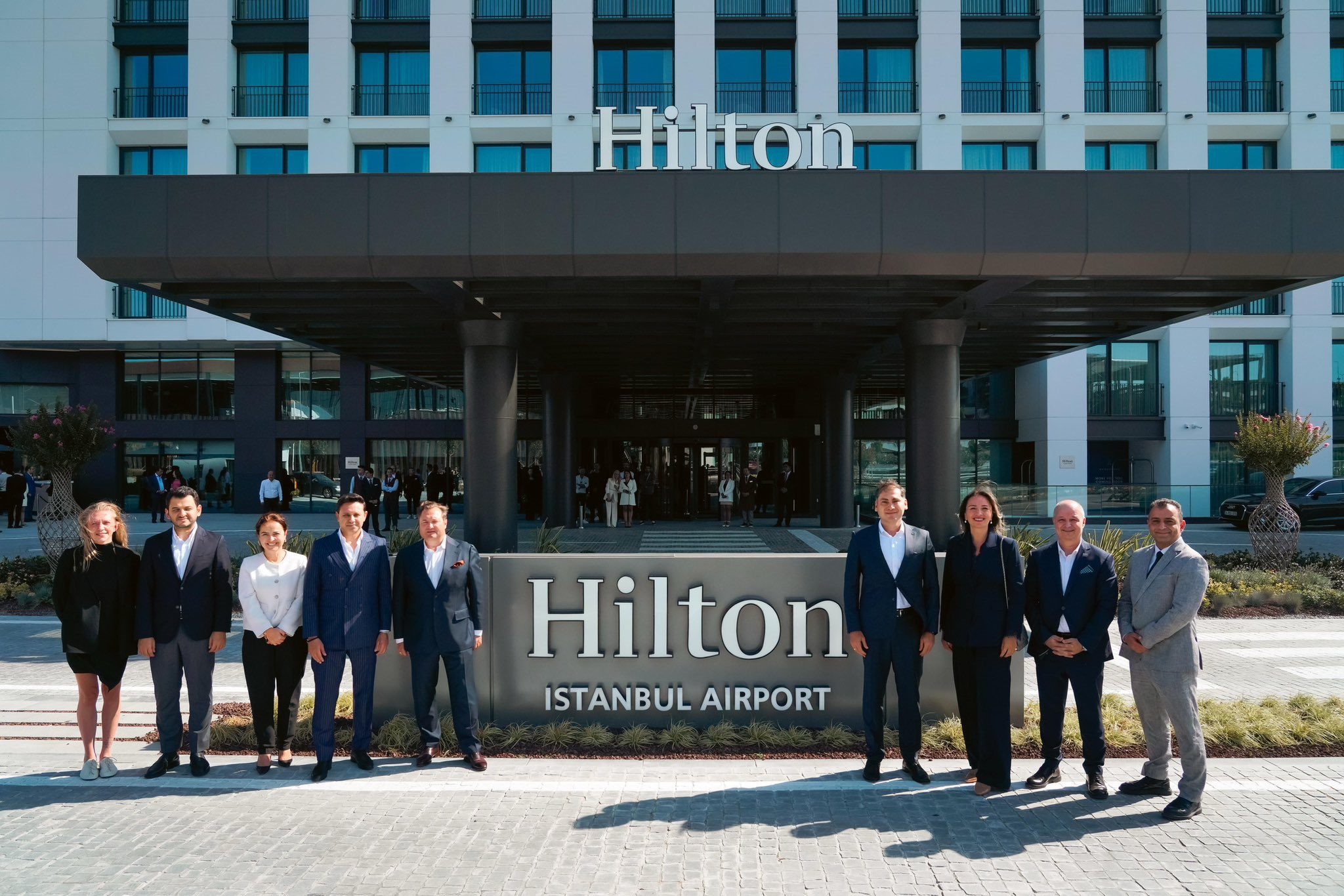 HILTON’UN TÜRKİYE’DEKİ 100’ÜNCÜ OTELİ İSTANBUL HAVALİMANI’NDA AÇILDI