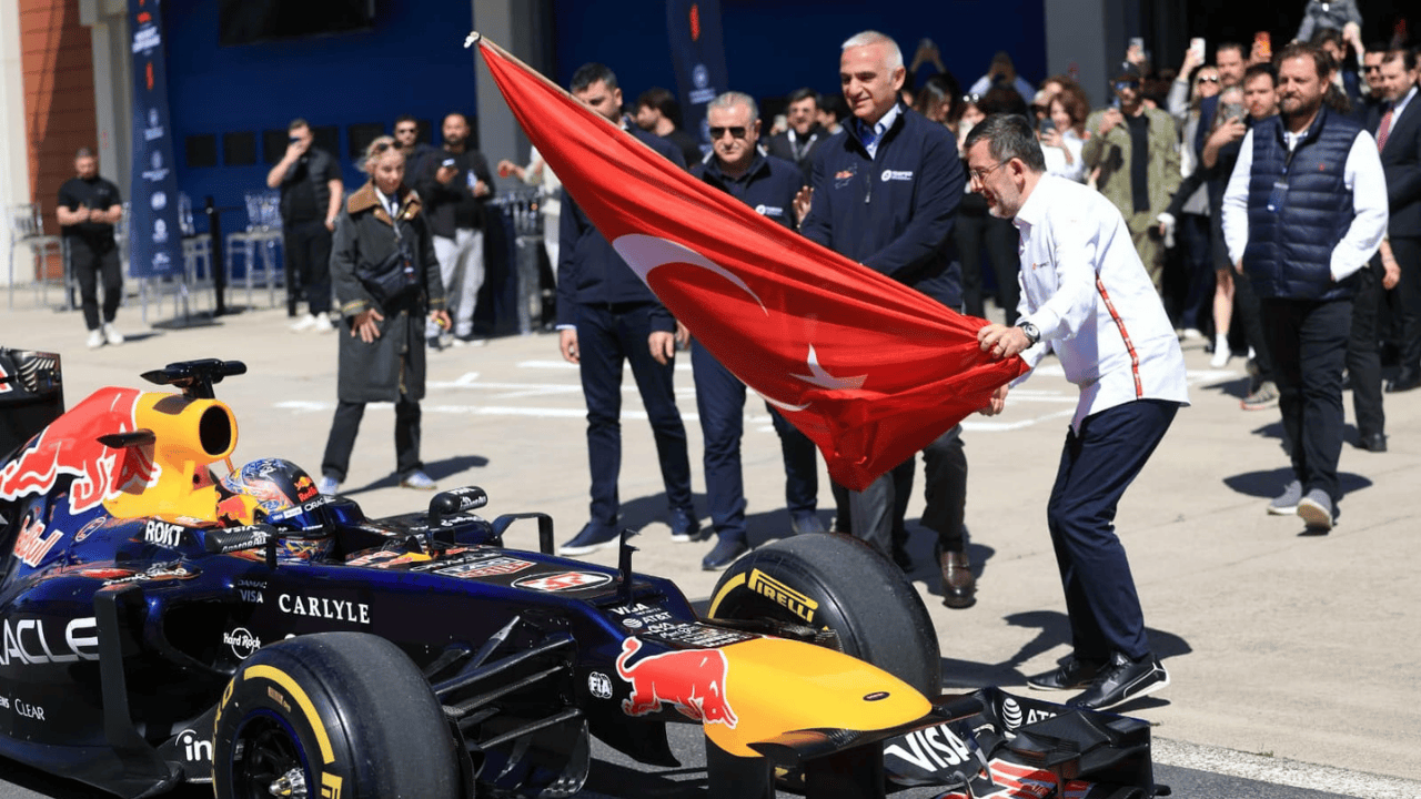 FORMULA 1 İLE 5 YILLIK ANLAŞMA: TÜRKİYE GRAND PRIX’Sİ YENİDEN TAKVİMDE